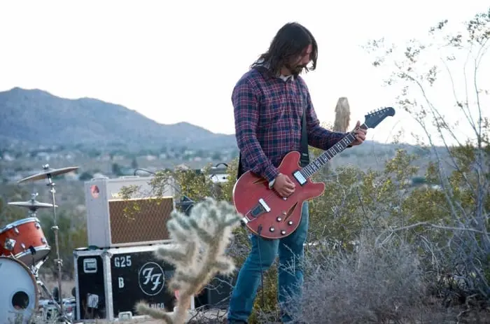 Dave Grohl Guitar Rig a pretty unique style