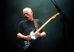 david gilmour playing guitar 