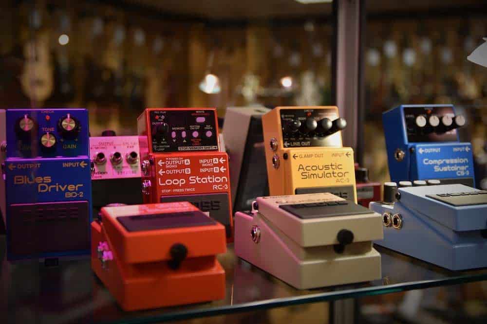 list of essential guitar pedals