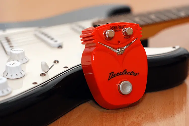 Danelectro Chicken Salad vibrato pedal introduction