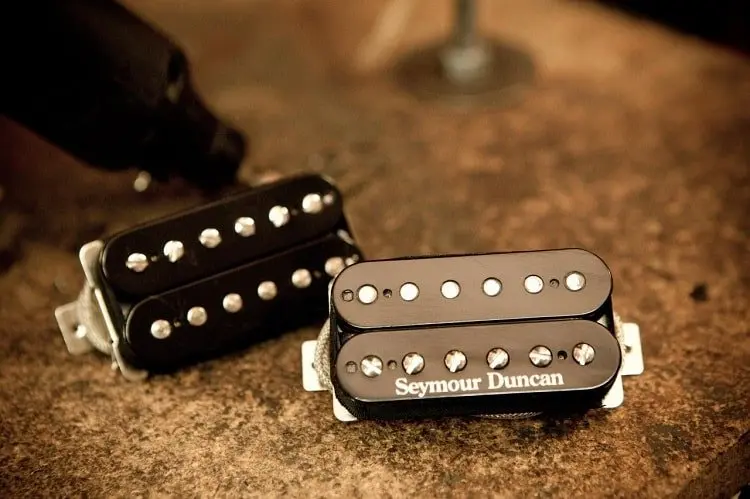 Seymour Duncan gives out the choice of selecting the pickup's position