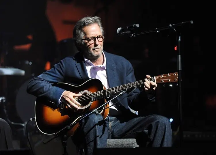 Eric Clapton playing tears in heaven on guitar