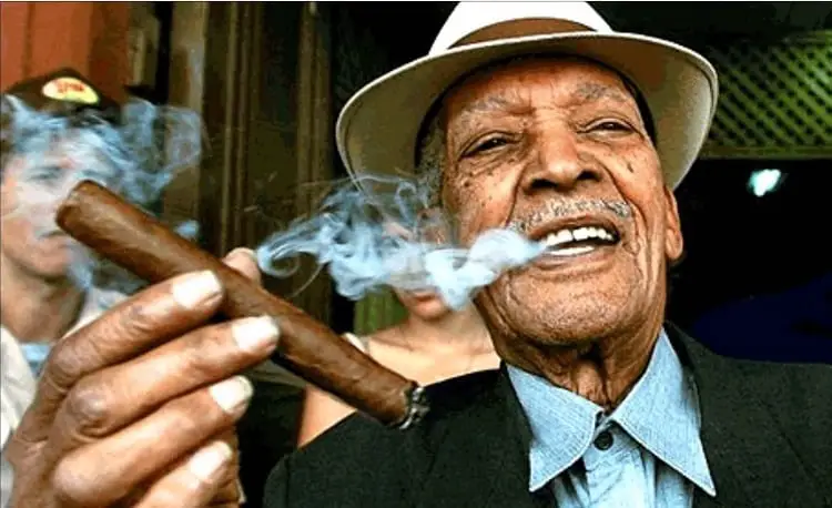 compay segundo smoke cigar