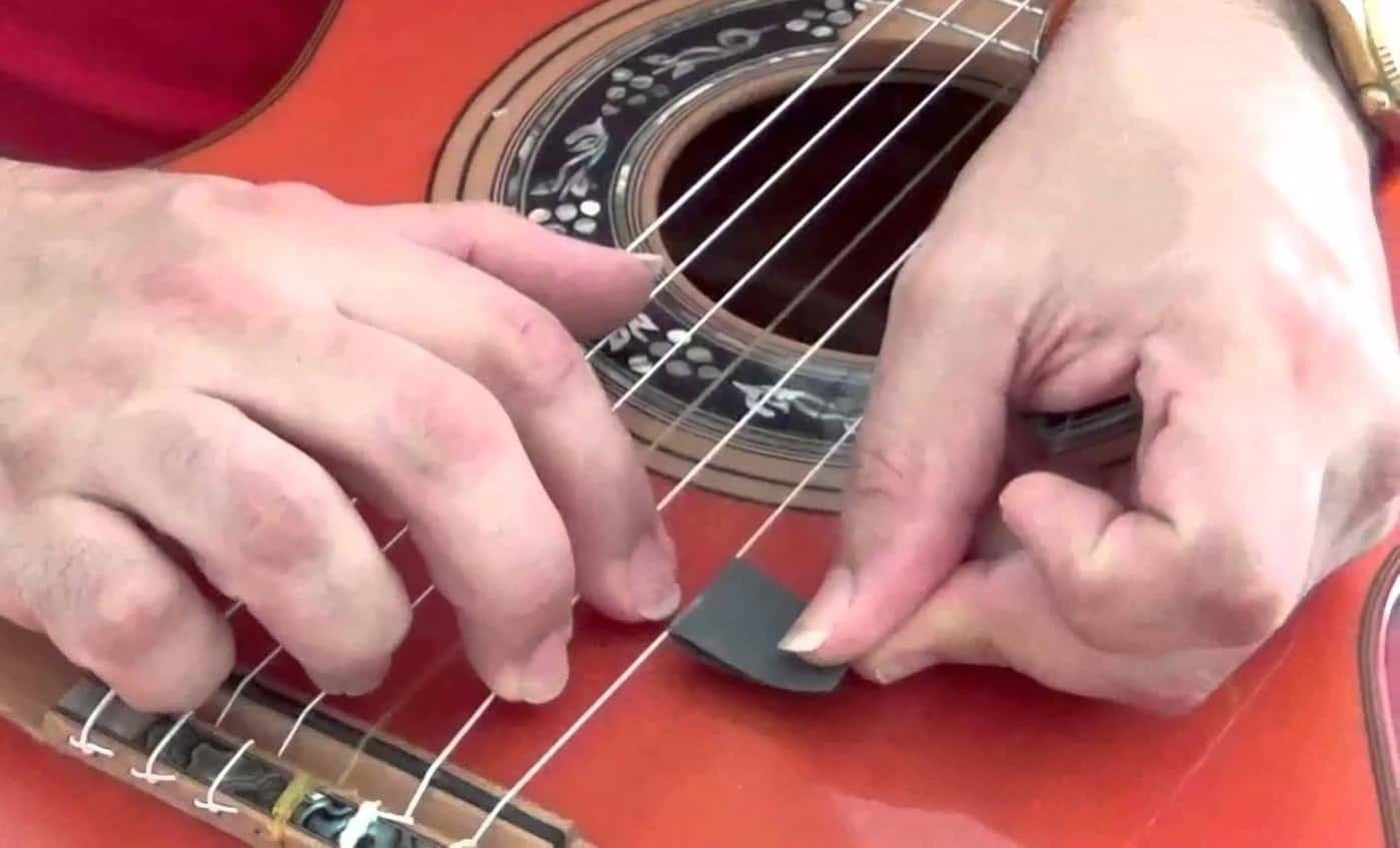 nails length to play spanish guitar