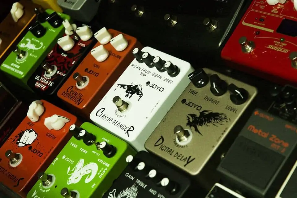 9 Best Compressor Pedals for Guitar Reviewed (2024)